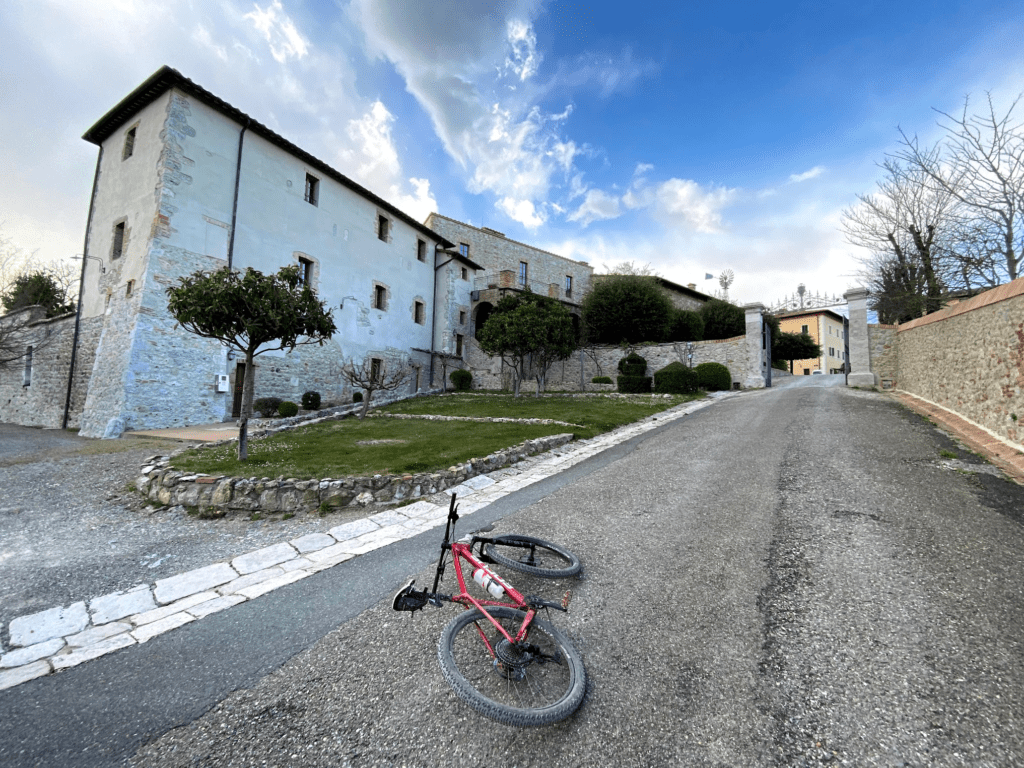 Il resort nel borgo di Pentolina